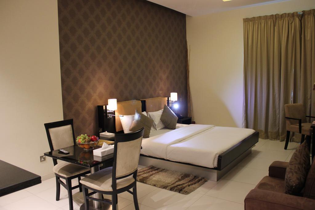 Royal Ascot Hotel Apartment - Kirklees 2 Dubai Ngoại thất bức ảnh