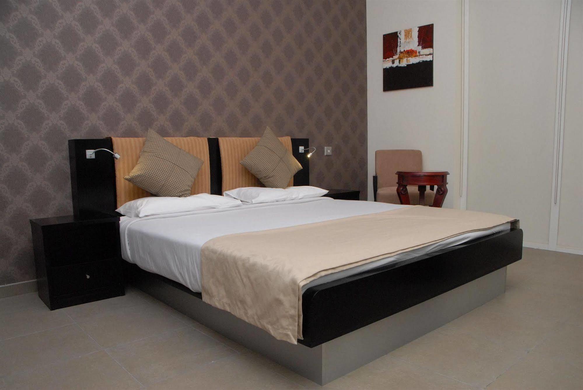 Royal Ascot Hotel Apartment - Kirklees 2 Dubai Ngoại thất bức ảnh