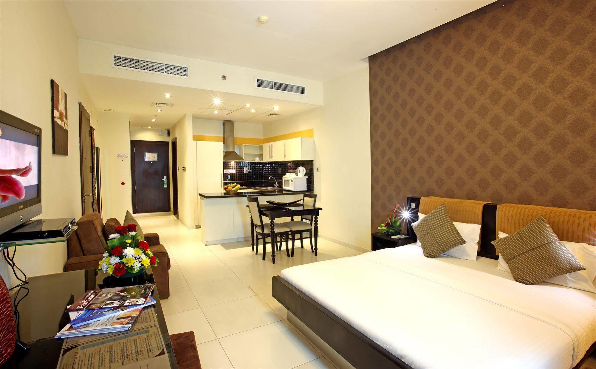 Royal Ascot Hotel Apartment - Kirklees 2 Dubai Ngoại thất bức ảnh